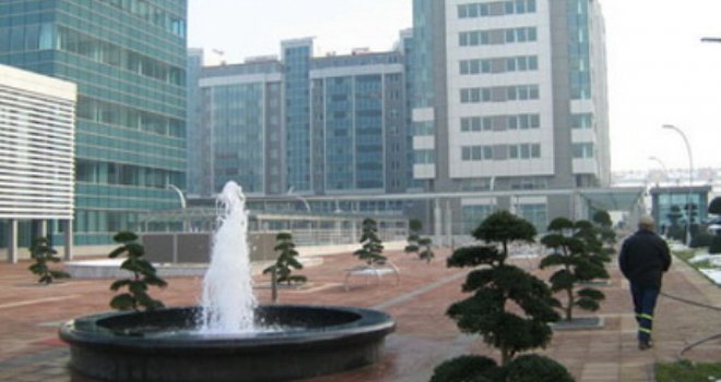 Dug RS-a veći od pet milijardi maraka, moraju se zadužiti da bi vraćali dugove!