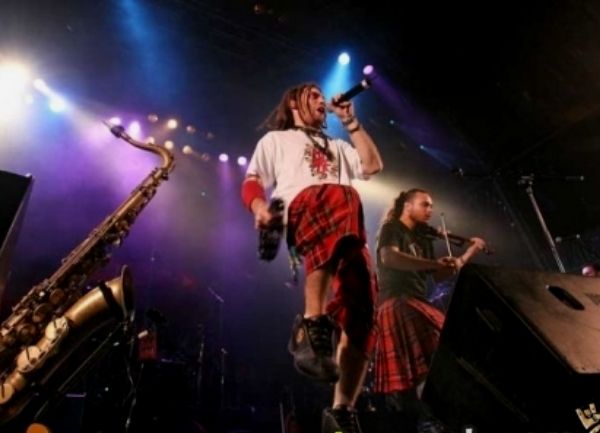 Los Ninjos De Los Ohos Rohos