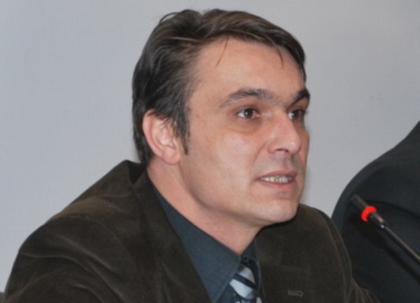 Sadik Ahmetović