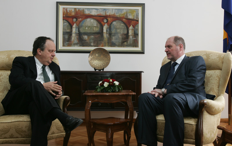 Mujezinović sa predstavnicima OSCE-a / foto: Depo