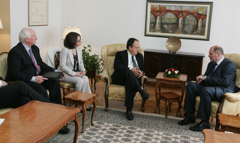 Mujezinović sa predstavnicima OSCE-a / foto: Depo