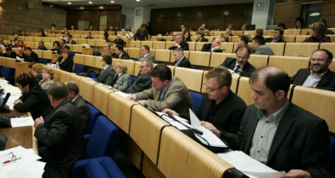 Ima li kraja i rješenja? Najavljeni brojni amandmani na Zakon o radu