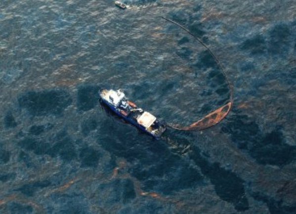 naftna mrlja / foto: AFP