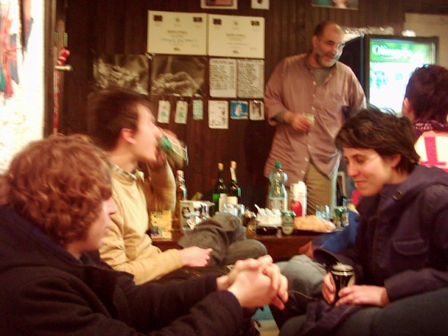 Depo kafe u sarajevskoj galeriji IPC - Sarajevska zima 2004