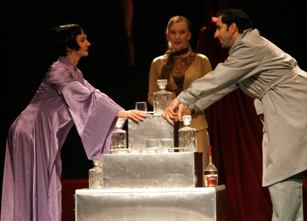 zagrljenici naslovna