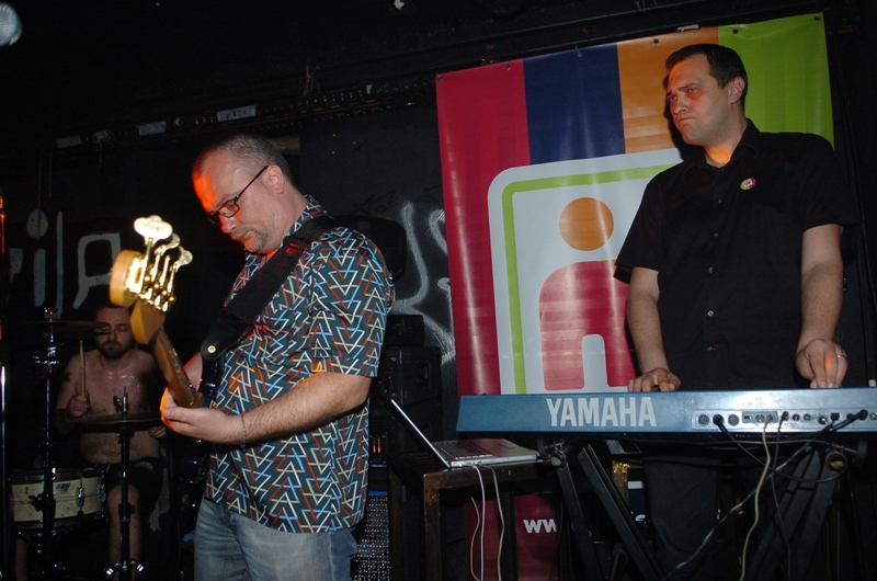 Dani Sarajeva u Beogradu / koncert grupa 'Sikter' i 'Skroz' 