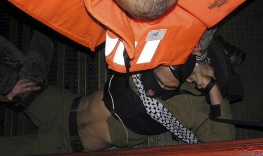 reuters lazirana slika