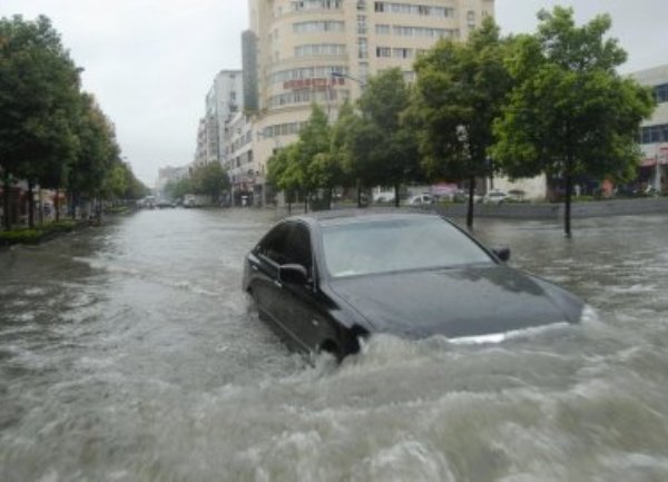 Kina poplave / foto: Reuters