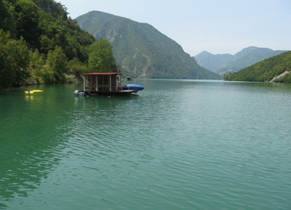 jezero perucac