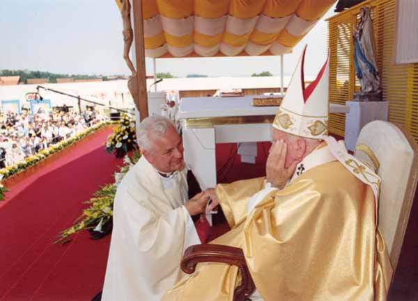 Papa Jovan Pavle Drugi u Banjaluci / foto: biskupija-banjaluka.com