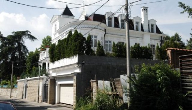 vila porodice Karić