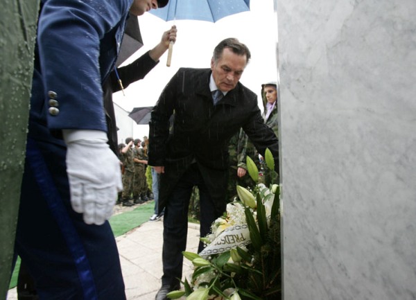 Haris Silajdžić polaže vijenac