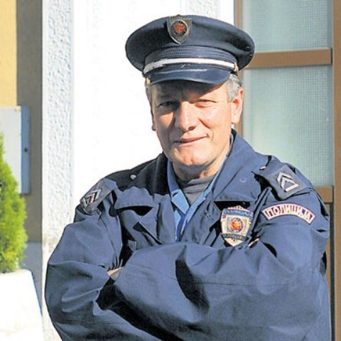 policajac Dragan Nikolić vratio 8.000 evra