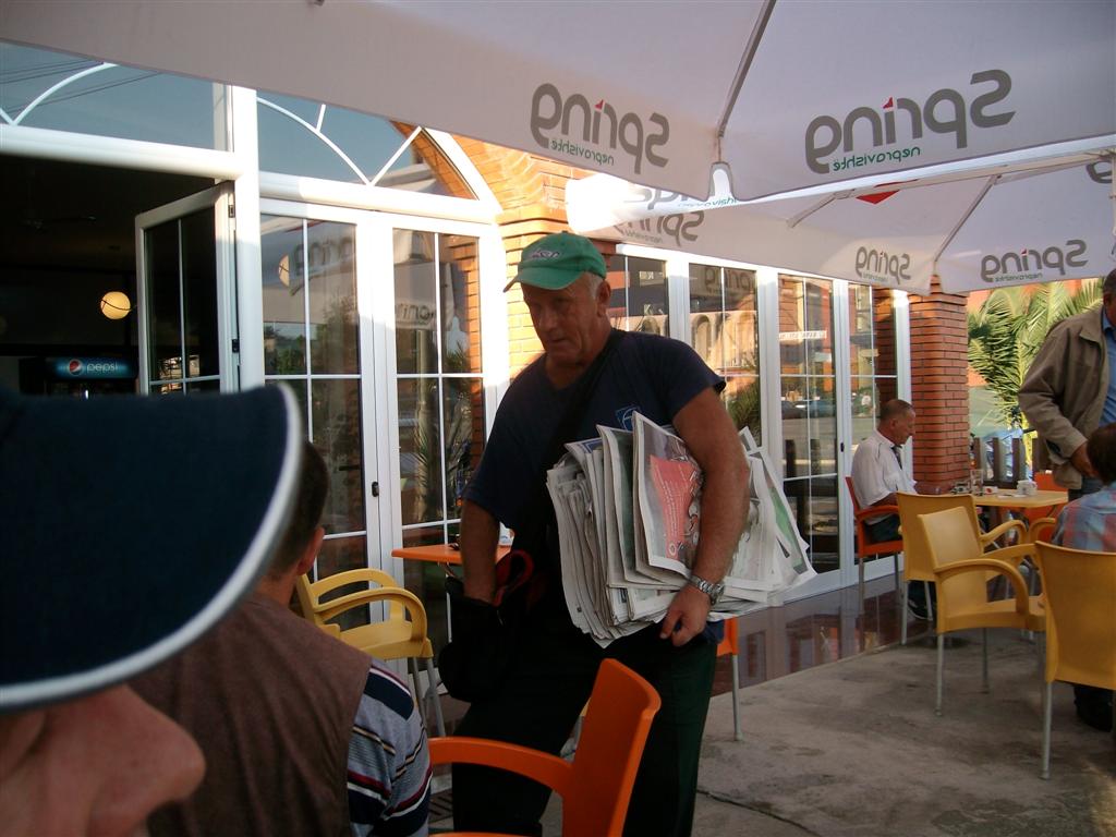 Kolporter u nedjeljno jutro