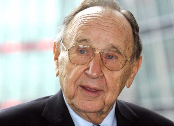 Hans Ditrih Gen&scaron;er