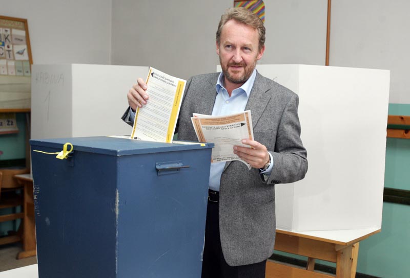 Bakir Izetbegović izašao na izbore Bakir Izetbegović izašao na izbore