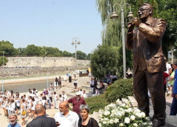 spomenik &Scaron;abanu Bajramoviću u Ni&scaron;u