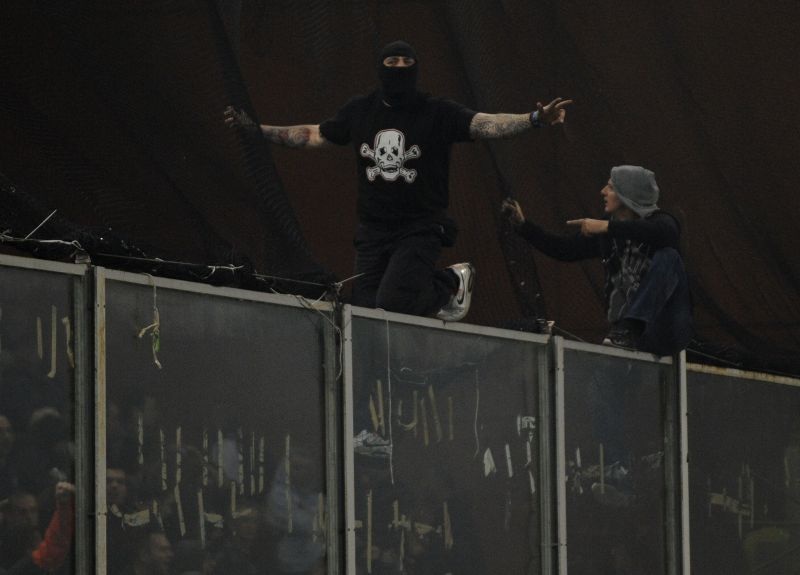 huligani-srbija-navijaci