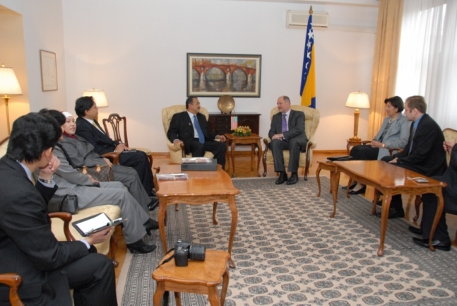 Susret Mujezinovića i Ali Rustama