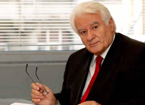 Dragoljub Mićunović