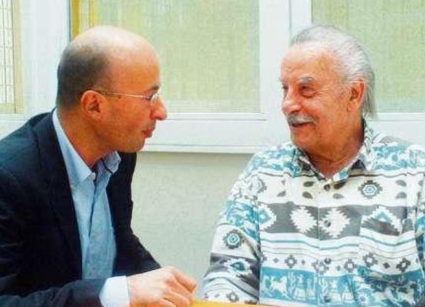 Josef Fritzl s novinarom Bilda u zatvorskoj ćeliji