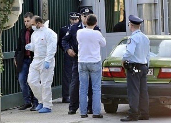 Bomba ispred ambasade u Atini