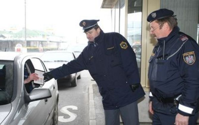 Slovenija-carina/ilustracija