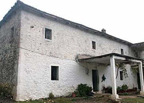 Žuta kuća na Kosovu