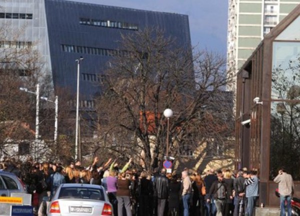 Protest ispred HRT-a