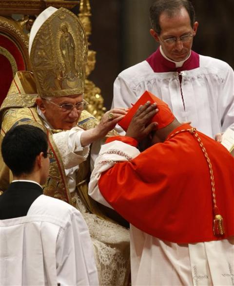 papa Benedikt &scaron;esnaesti