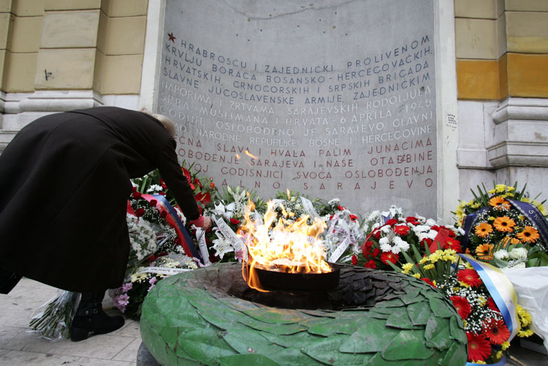 Polaganje cvijeća-Vječna vatra