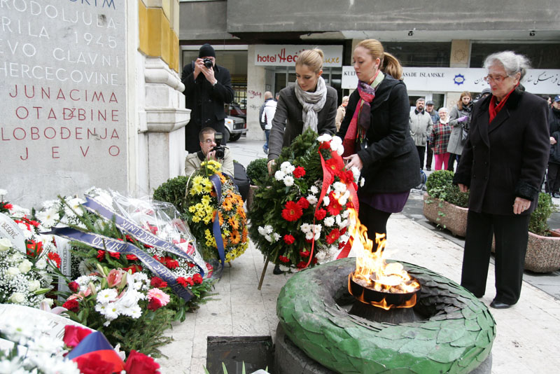 Polaganje cvijeća-Vječna vatra