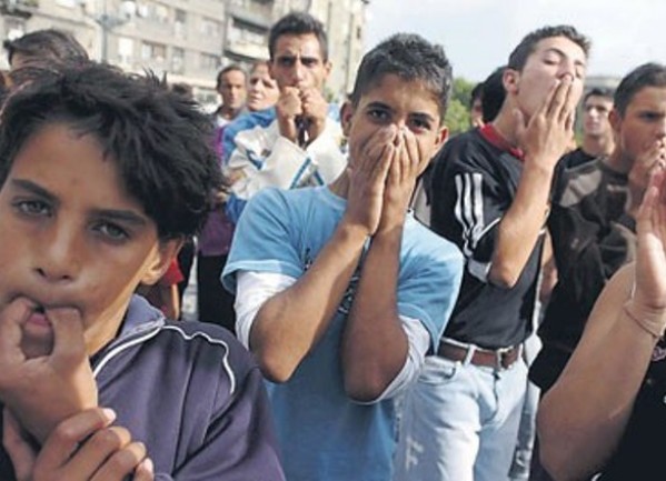 romi - azil (Ilustracija) romi - azil (Ilustracija)