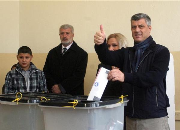 Ha&scaron;im Tači glasa / foto: Tanjug