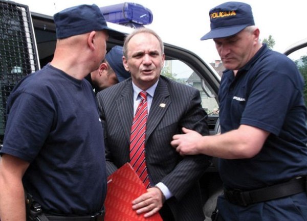 Feljton B.Glava&scaron;