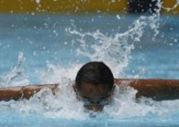 PLIVAČ U BAZENU- ILUSTRACIJA