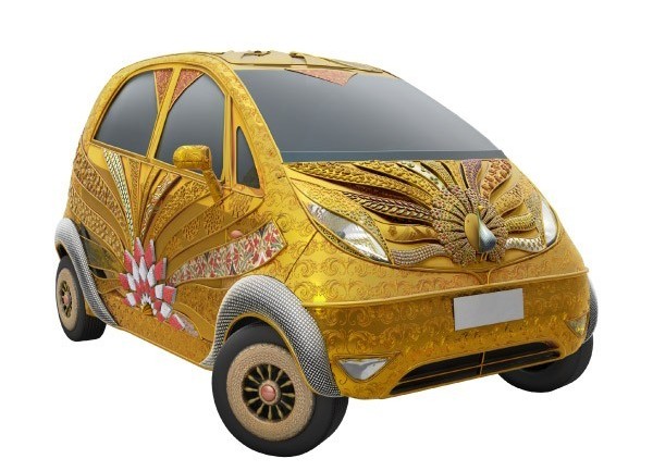 Tata Nano zlatni