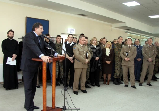 Milorad Dodik u kasarni Kozara