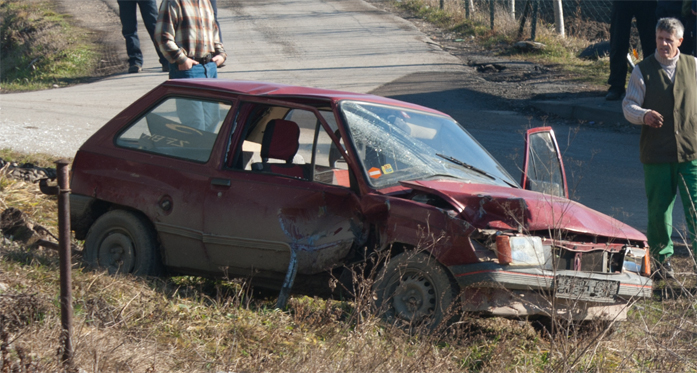 Brčko - voz naletio na Opel Corsu
