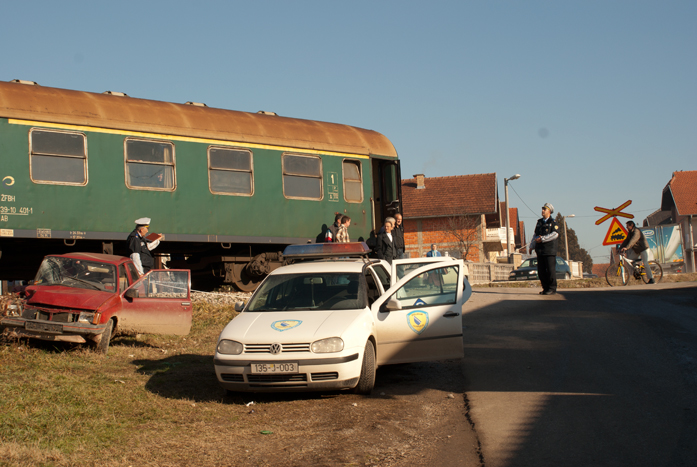 Brčko - voz naletio na Opel Corsu