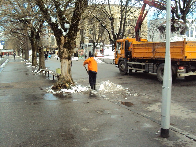 Či&scaron;ćenje snijega u BL, parkić