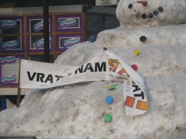 snje&scaron;ko brčko - pljačka