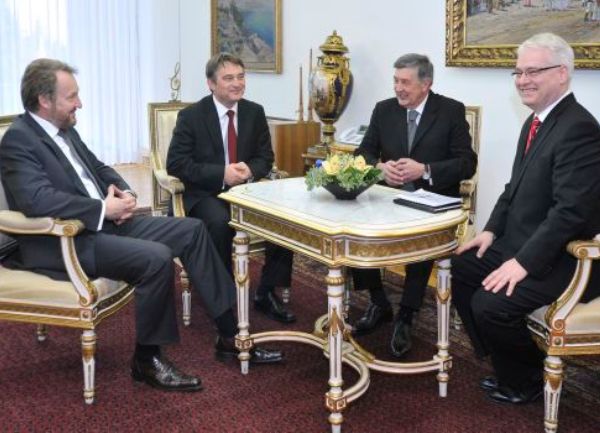 predsjednistvo bih u posjeti hrvatskoj