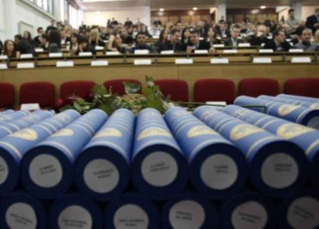 Diplome - ilustracija