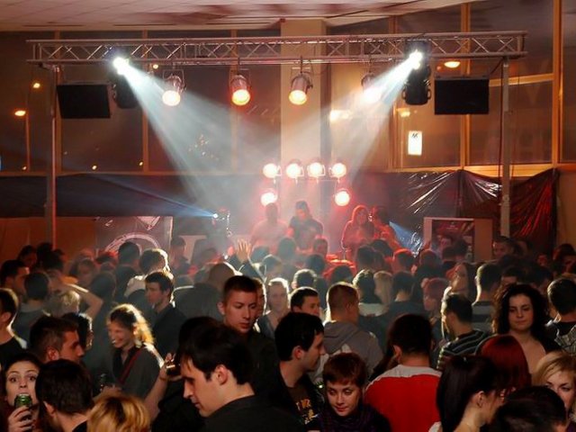 Dom omladine, Banjaluka, tema