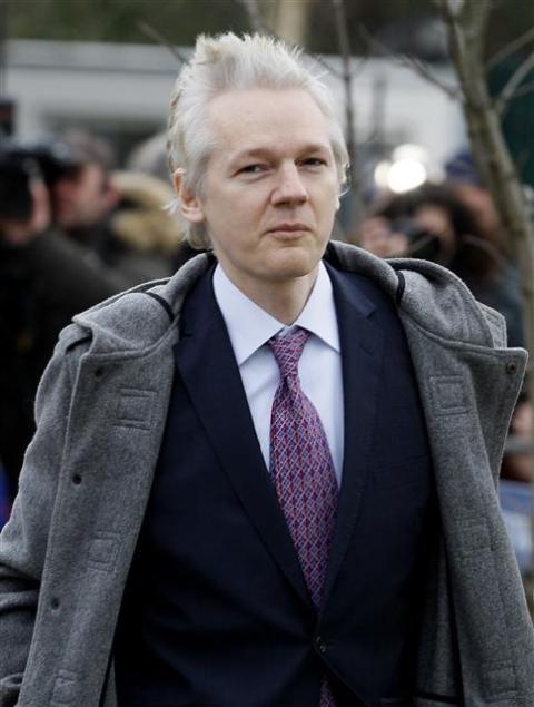 Džulijan Asanž stiže na sud u Londonu