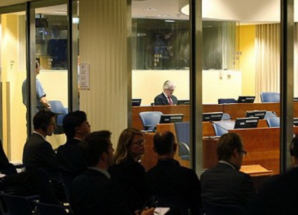 Radovan Karadžić u sudnici