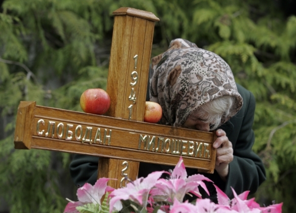 Slobodan Milo&scaron;ević - grob u Požarevcu