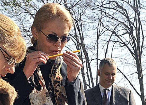 Ružica Đinđić odaje po&scaron;tu Zoranu / foto: Tanjug