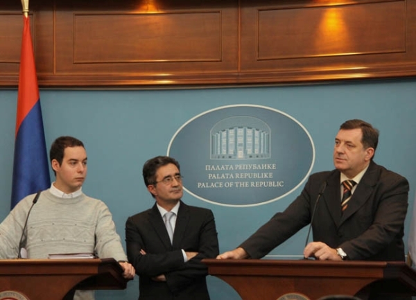 Milorad Dodik sa studentima